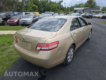 2011 Toyota Camry LE – miniatura 3