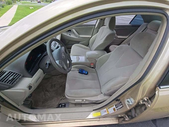 2011 Toyota Camry LE – miniatura 6
