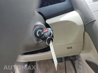 2011 Toyota Camry LE – miniatura 8