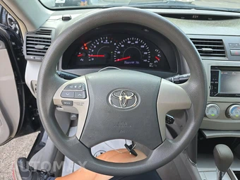 2011 Toyota Camry LE - miniatura 10