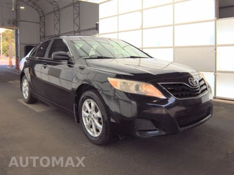 2011 Toyota Camry LE - miniatura 3