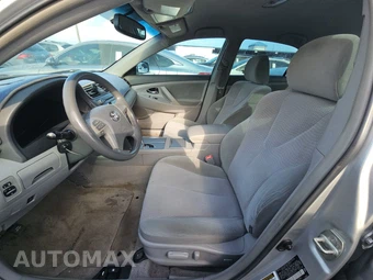 2011 Toyota Camry LE – miniatura 13