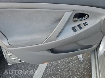 2011 Toyota Camry LE – miniatura 15