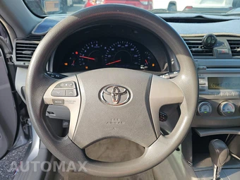 2011 Toyota Camry LE – miniatura 16