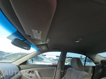 2011 Toyota Camry LE – miniatura 20