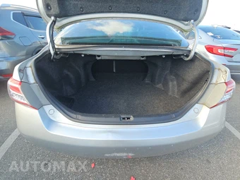 2011 Toyota Camry LE – miniatura 23