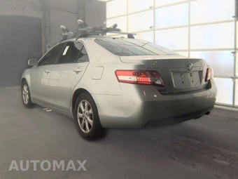 2011 Toyota Camry LE – miniatura 8