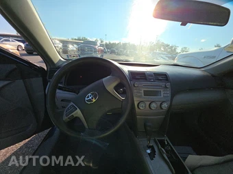 2011 Toyota Camry LE – miniatura 11