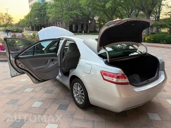 2011 Toyota Camry LE - miniatura 10