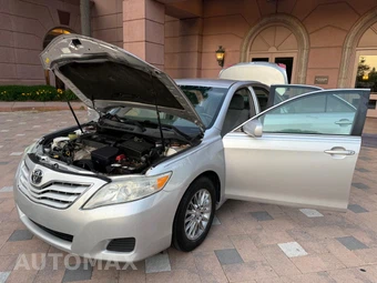 2011 Toyota Camry LE - miniatura 12