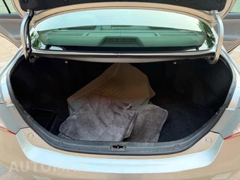 2011 Toyota Camry LE - miniatura 22
