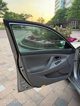 2011 Toyota Camry LE - miniatura 27