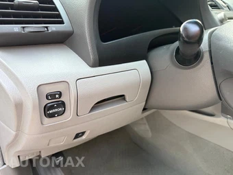 2011 Toyota Camry LE - miniatura 35