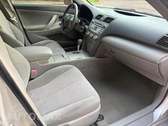 2011 Toyota Camry LE - miniatura 52
