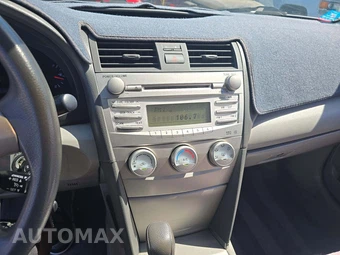 2011 Toyota Camry LE – miniatura 10