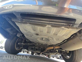 2011 Toyota Camry LE – miniatura 15