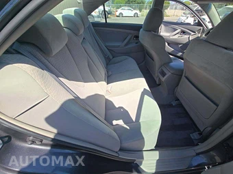 2011 Toyota Camry LE – miniatura 16