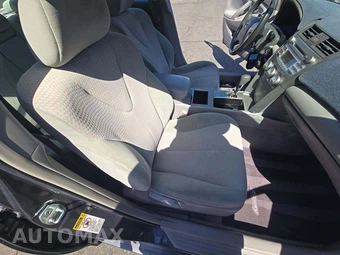 2011 Toyota Camry LE – miniatura 18
