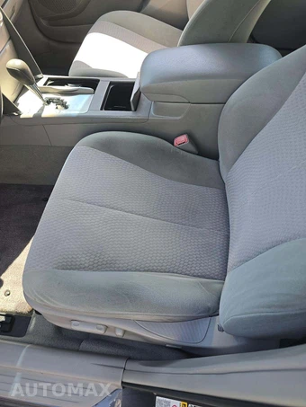 2011 Toyota Camry LE – miniatura 25
