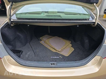 2011 Toyota Camry LE – miniatura 14