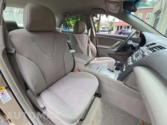 2011 Toyota Camry LE – miniatura 18