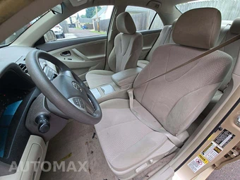 2011 Toyota Camry LE – miniatura 6