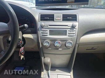 2011 Toyota Camry LE – miniatura 10