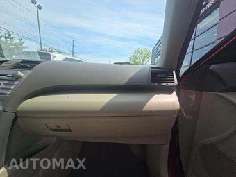 2011 Toyota Camry LE – miniatura 19