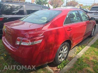 2011 Toyota Camry LE – miniatura 3