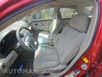 2011 Toyota Camry LE – miniatura 6