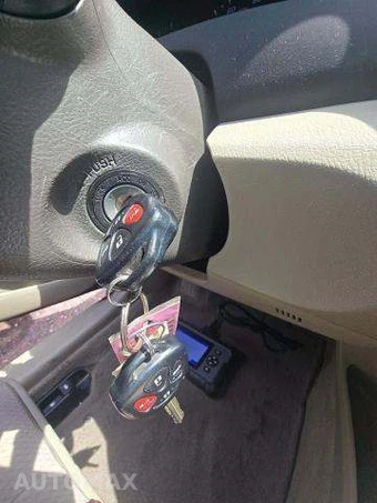 2011 Toyota Camry LE – miniatura 8