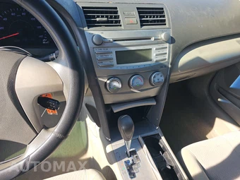 2011 Toyota Camry LE – miniatura 11