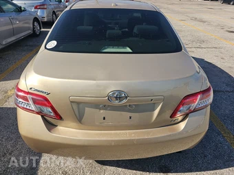 2011 Toyota Camry LE – miniatura 5