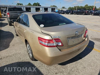 2011 Toyota Camry LE – miniatura 6