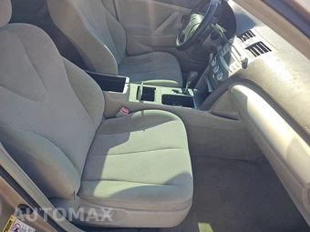 2011 Toyota Camry LE – miniatura 8