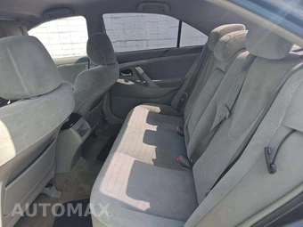 2011 Toyota Camry LE – miniatura 10