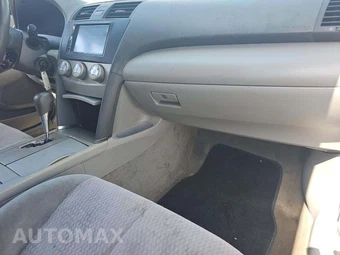 2011 Toyota Camry LE – miniatura 16