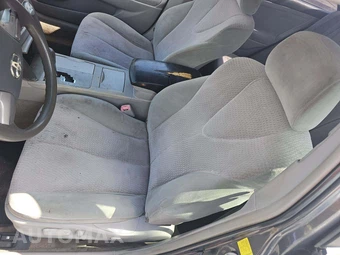 2011 Toyota Camry LE – miniatura 3