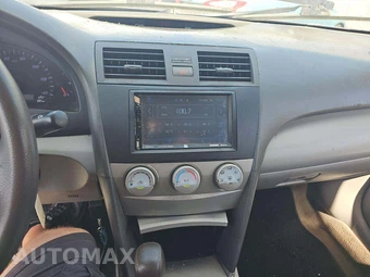 2011 Toyota Camry LE – miniatura 7