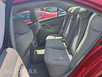 2011 Toyota Camry LE – miniatura 13