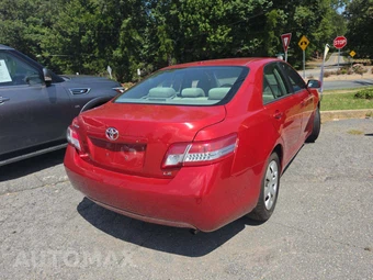 2011 Toyota Camry LE – miniatura 3