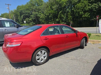 2011 Toyota Camry LE – miniatura 4