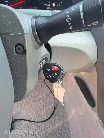 2011 Toyota Camry LE – miniatura 8