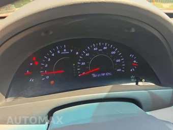 2011 Toyota Camry LE – miniatura 9