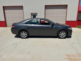 2011 Toyota Camry LE - miniatura 6