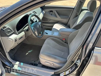 2011 Toyota Camry LE - miniatura 8