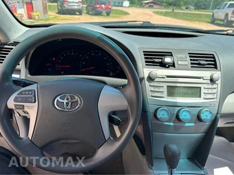 2011 Toyota Camry LE - miniatura 9