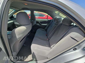 2011 Toyota Camry LE – miniatura 10