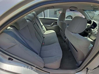 2011 Toyota Camry LE – miniatura 13