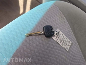 2011 Toyota Camry LE – miniatura 5